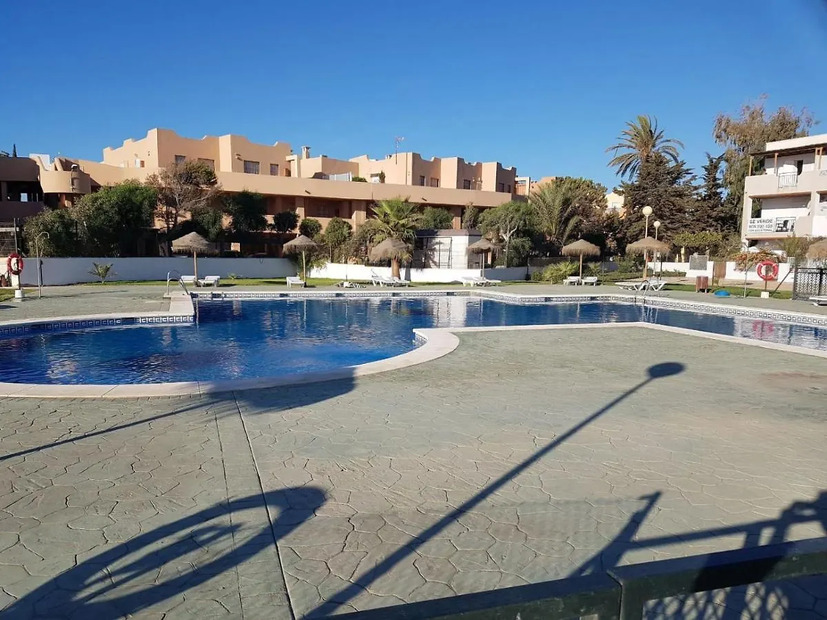 Apartamento Casa Baja naturista con patio en primera linea! Vera